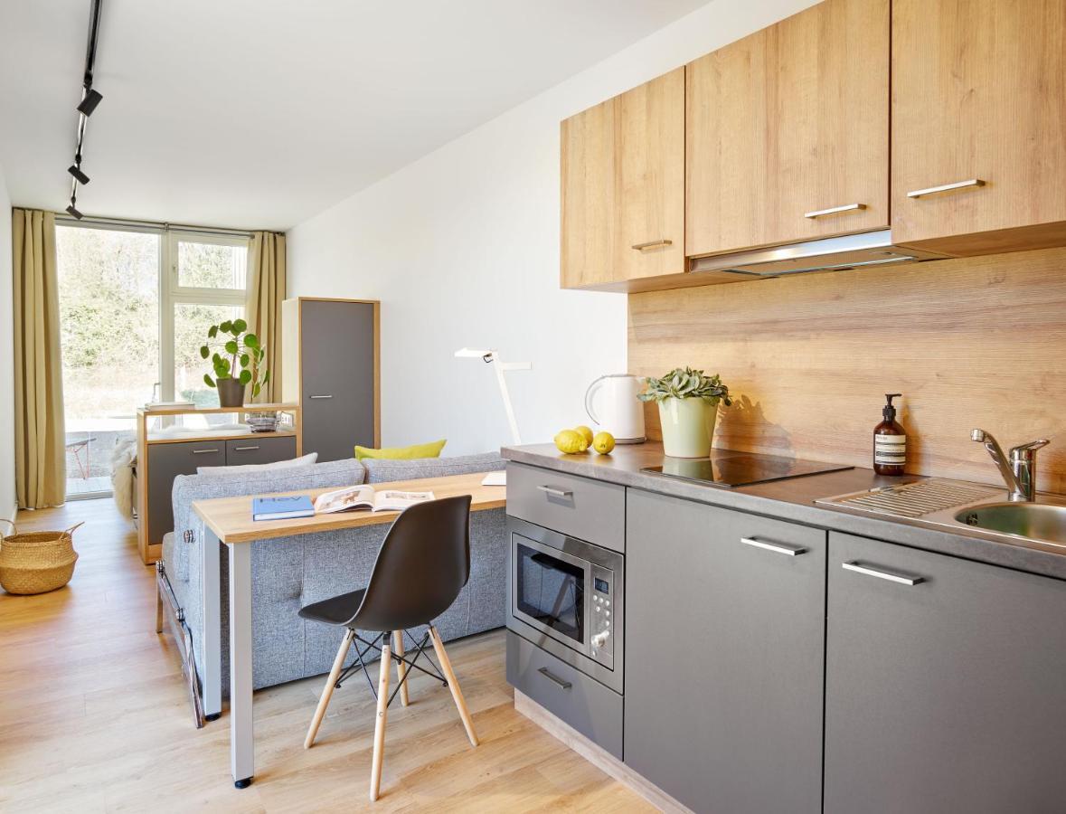 Modern Ausgebauter Ueberseecontainer Als Tiny House Wertheim Exteriér fotografie