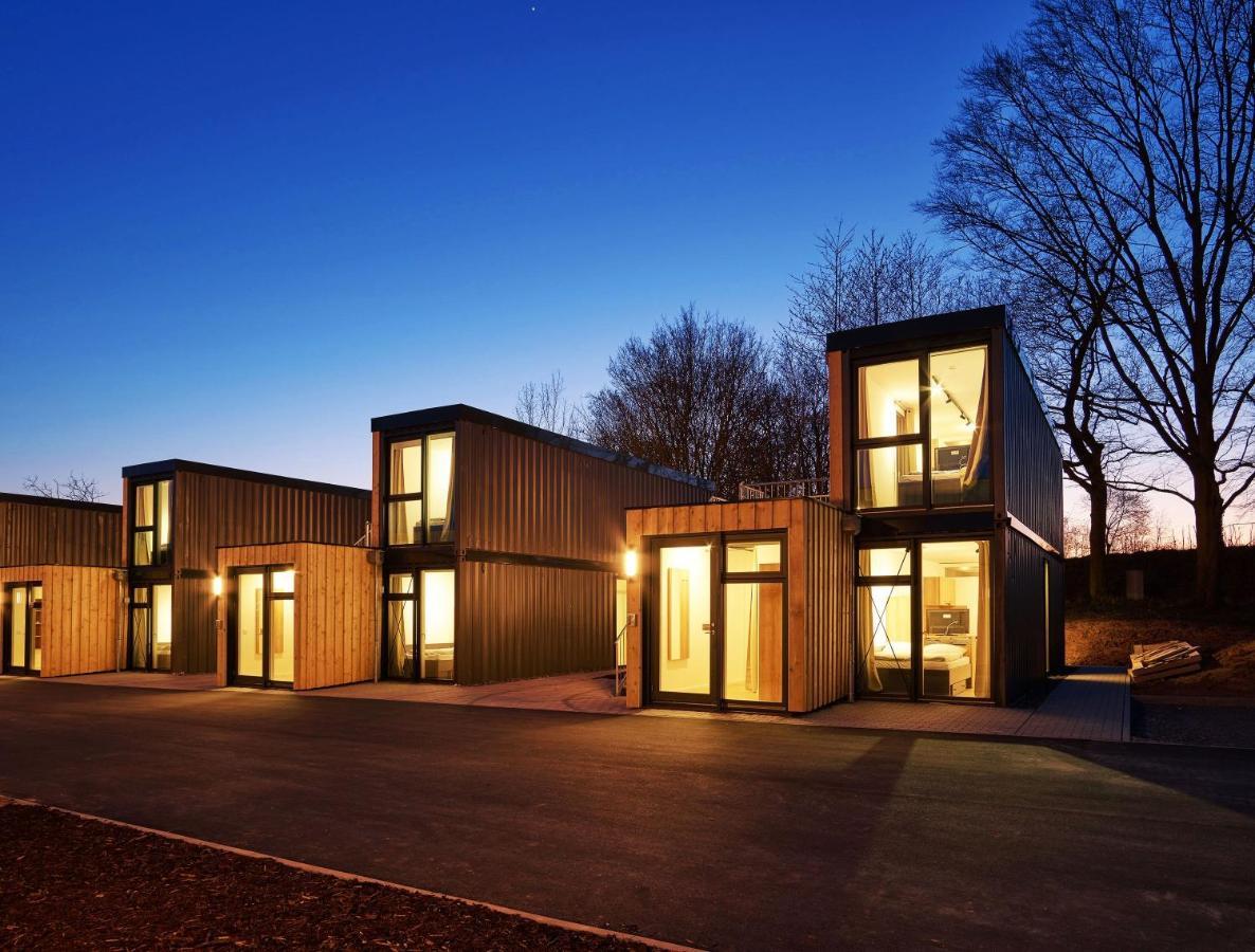Modern Ausgebauter Ueberseecontainer Als Tiny House Wertheim Exteriér fotografie