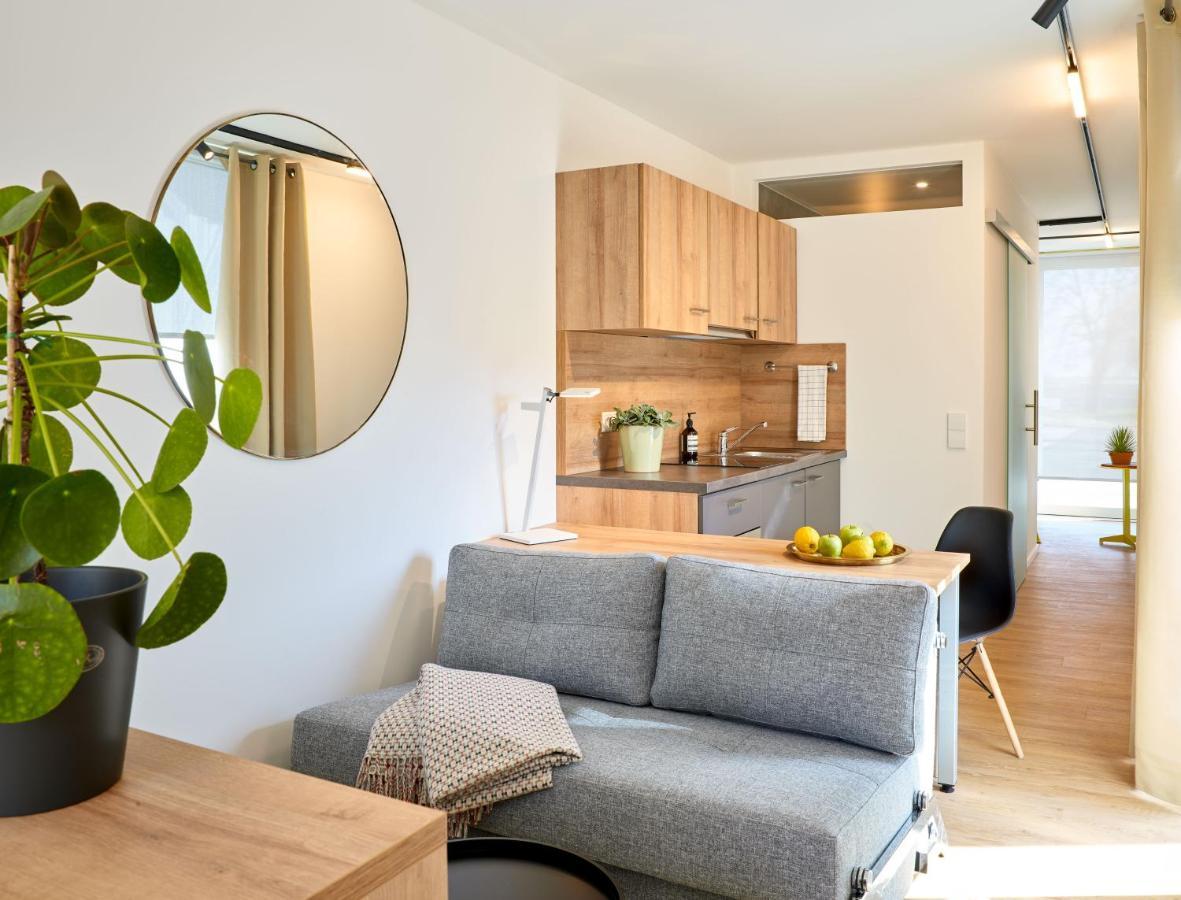 Modern Ausgebauter Ueberseecontainer Als Tiny House Wertheim Exteriér fotografie